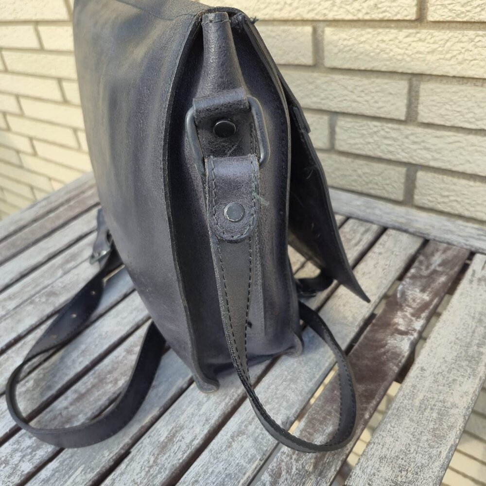 Vintage Diesel Italian Leather Messenger Bag, Retro Flap Closure & Logo Detail - Picture 5 of 13